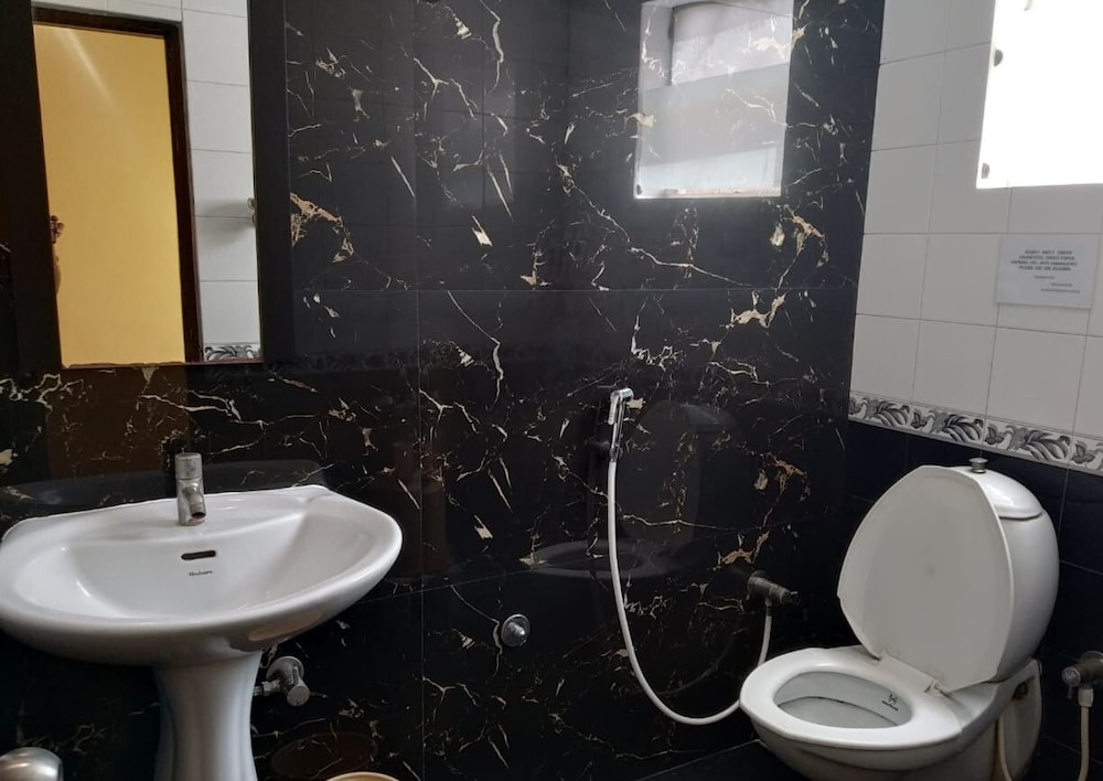 Hotel Suvarna Regency Hassan