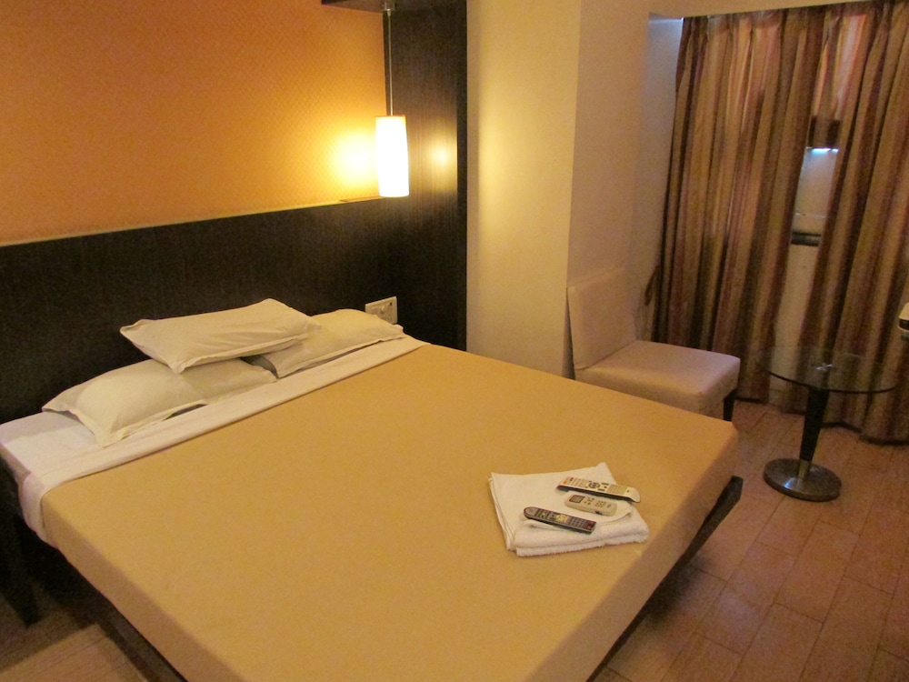 Hotel Mourya Residency