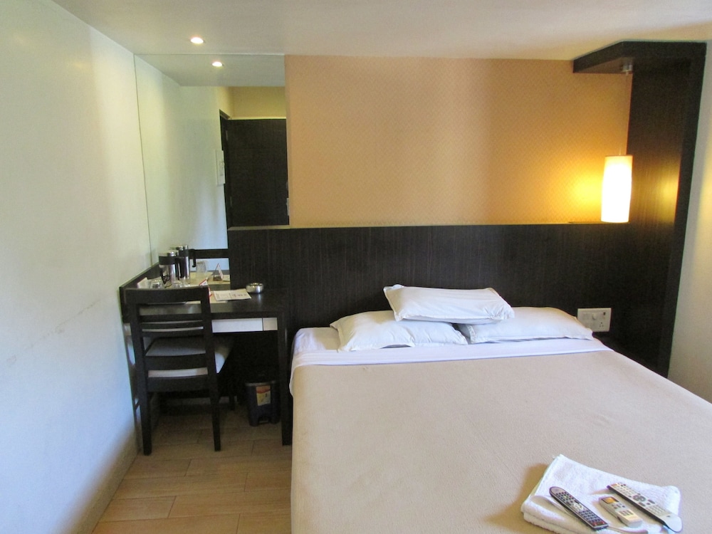 Hotel Mourya Residency