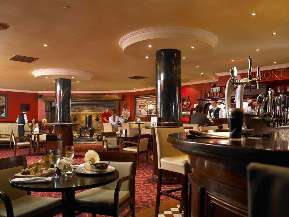 Hodson Bay Hotel