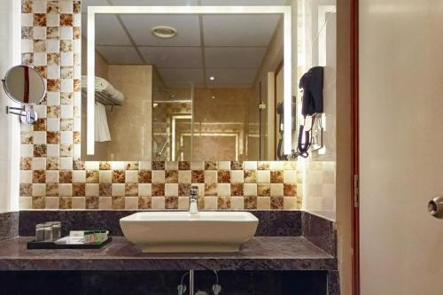 Quality Inn Rockwell Grand - International Airport