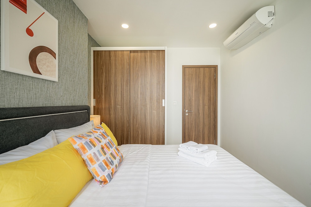 Eco Green Saigon Luxury Apartment Hotel
