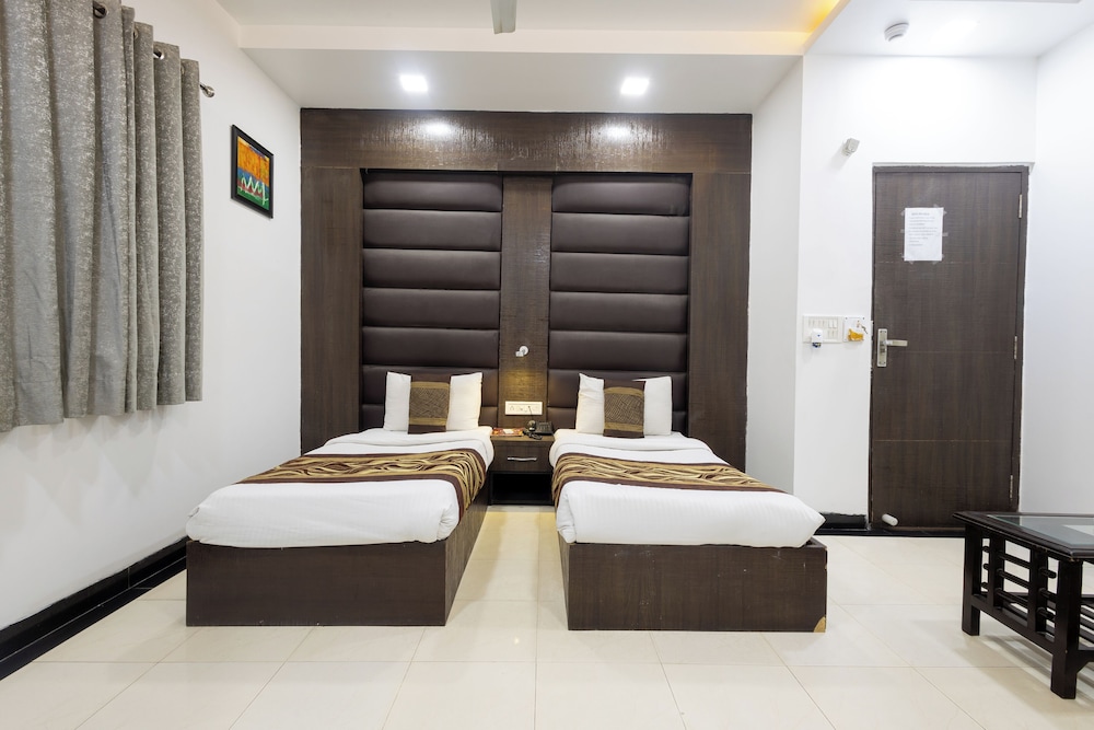 Hotel Red Castle 4 Star