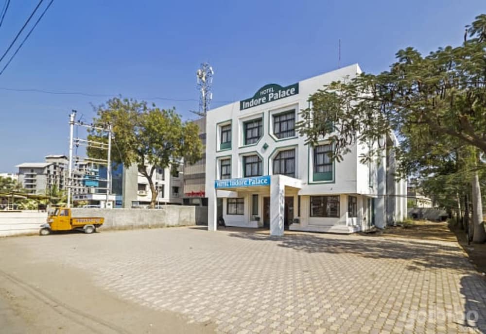 Hotel Indore Palace, Feel At Home (Newly Renovated Hotel)