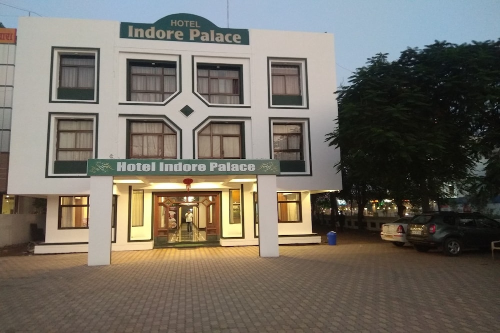 Hotel Indore Palace, Feel At Home (Newly Renovated Hotel)