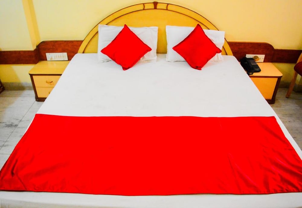 Hotel Indore Palace, Feel At Home (Newly Renovated Hotel)