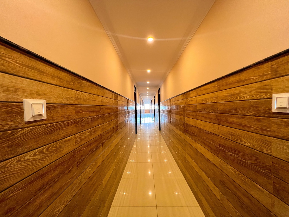 Hotel BNS comforts by Agira Hotels
