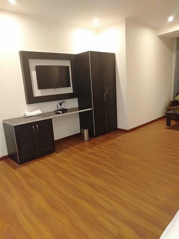 Hotel Ratan Paradise