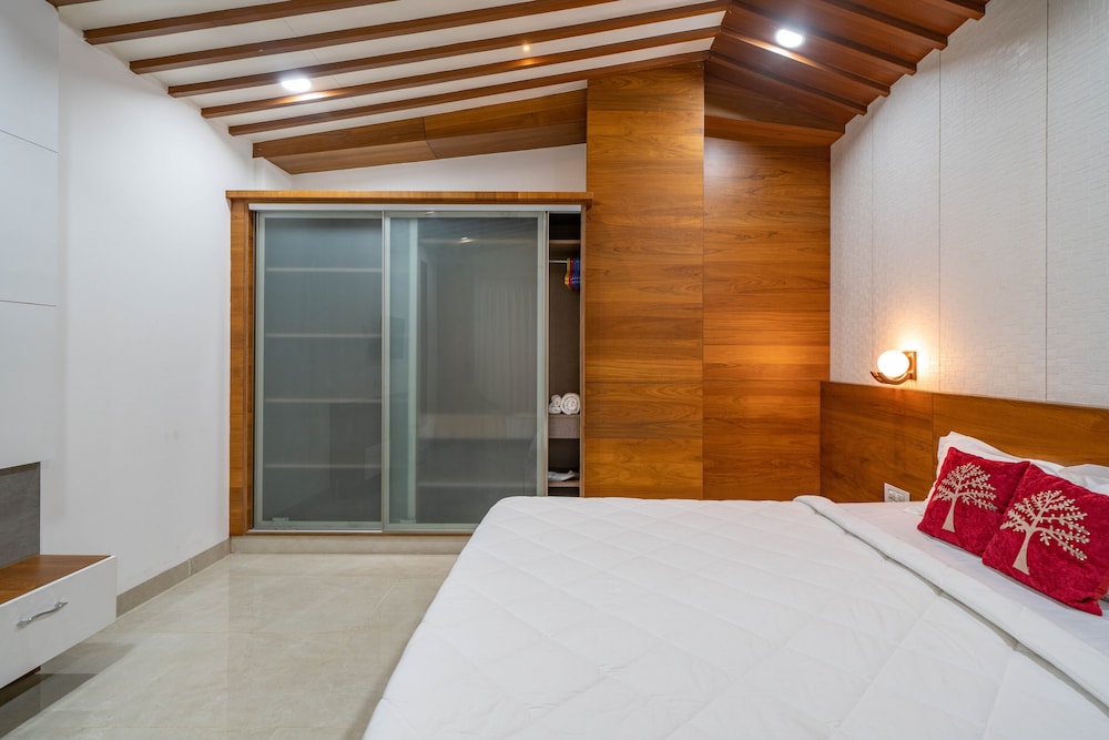 HYLIFE - luxury hotels and conventions