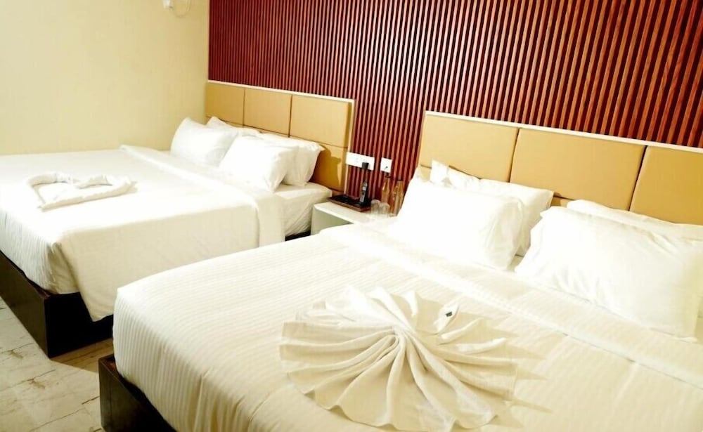 Dusk And Dawn Hotel