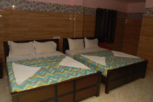 Hotel Adhi Residency - Cleanliness & Friendliness Room VL Varadaraja Temple
