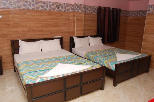 Hotel Adhi Residency - Cleanliness & Friendliness Room VL Varadaraja Temple