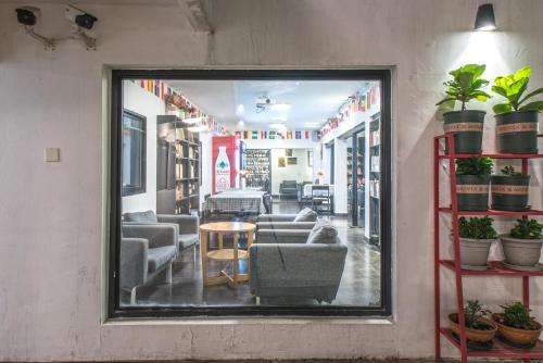 Hidden Garden International Youth Hostel - Oriental Pearl & Lujiazui