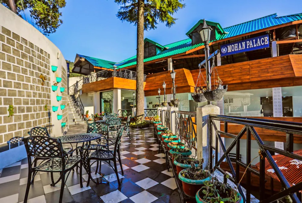 Hotel Mohan Palace, Dalhousie 