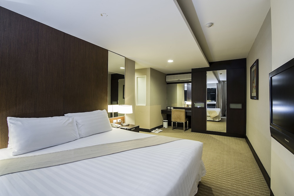 The Narathiwas Hotel & Residence Sathorn Bangkok
