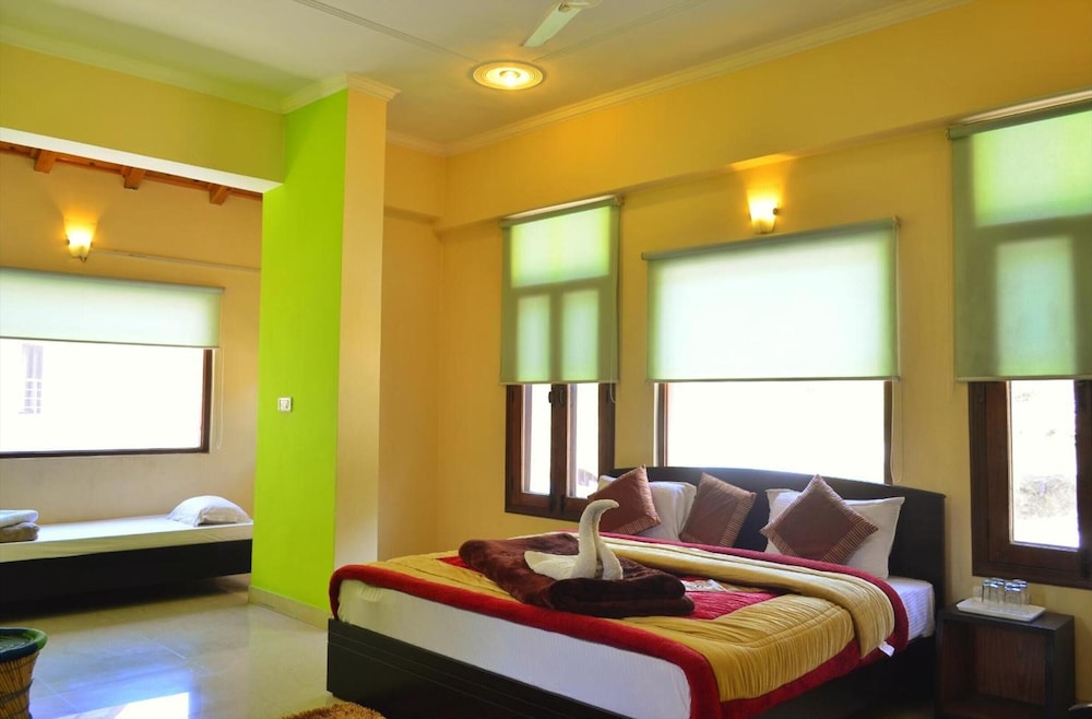 Shivalik River Retreat