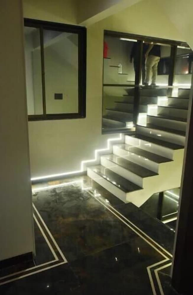Hotel Manoranjan Enclave