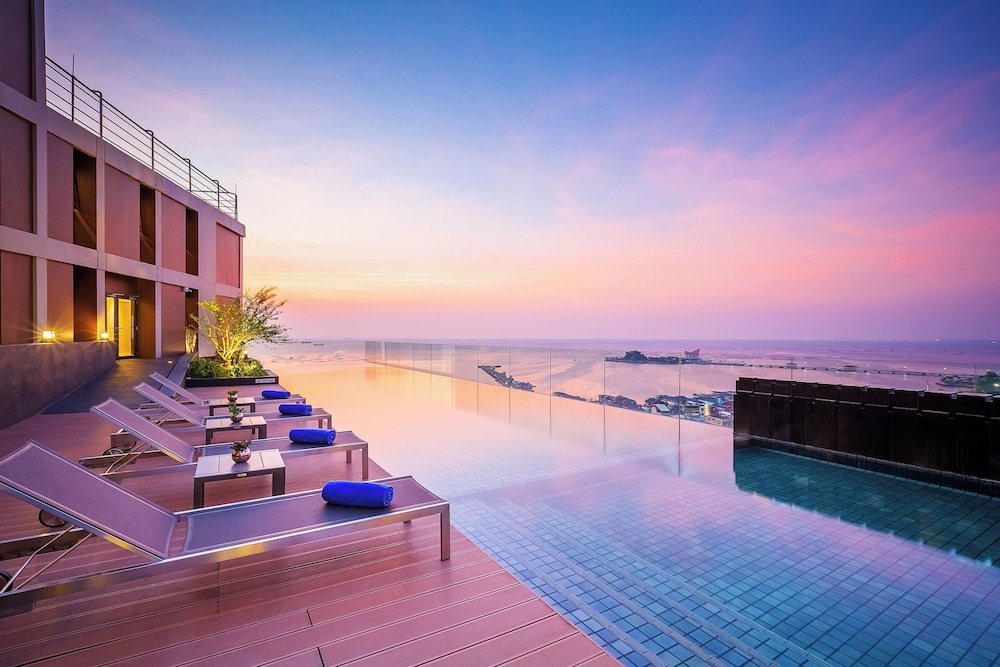 Somerset Harbourview Sri Racha