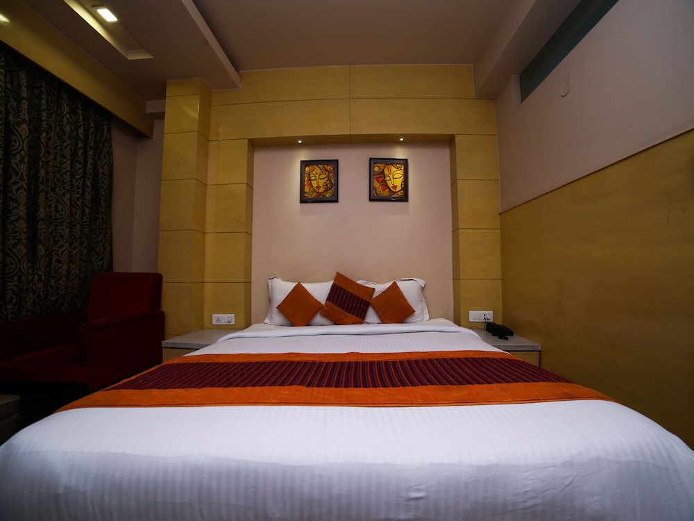 Hotel Krishna Plaza