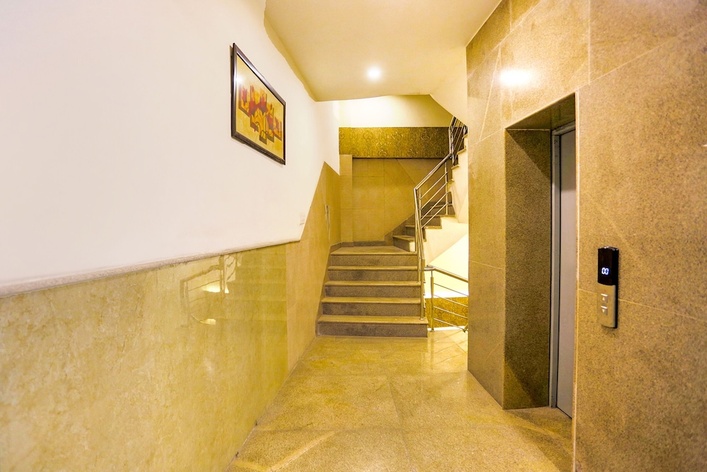 FabHotel The Kiara - Nr IGI Airport New Delhi