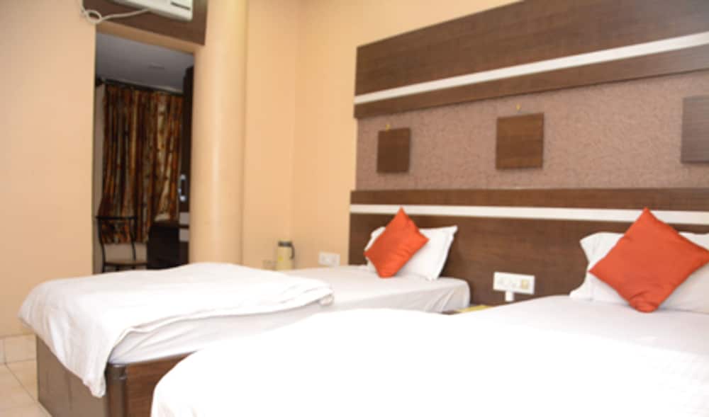 ZO Rooms Park Street KYD Street