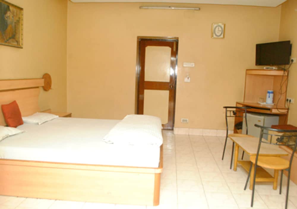 ZO Rooms Park Street KYD Street