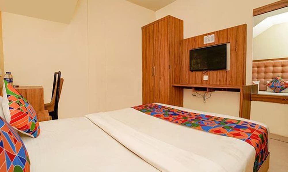 Hotel Emerald Inn