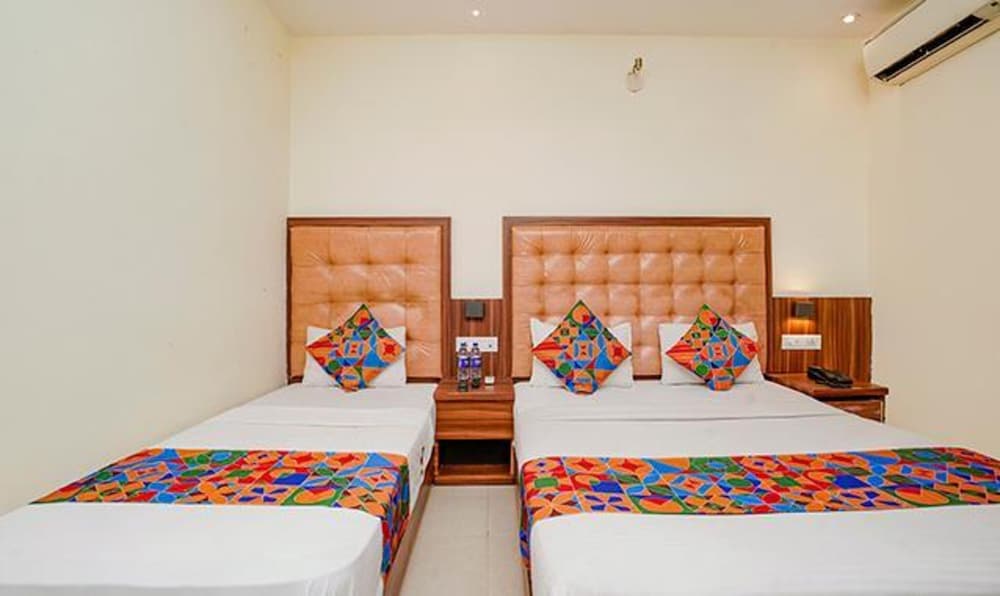 Hotel Emerald Inn