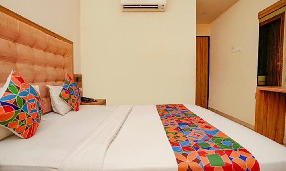 Hotel Emerald Inn
