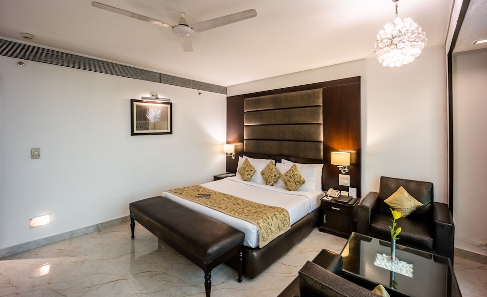 Hotel Shanti Palace