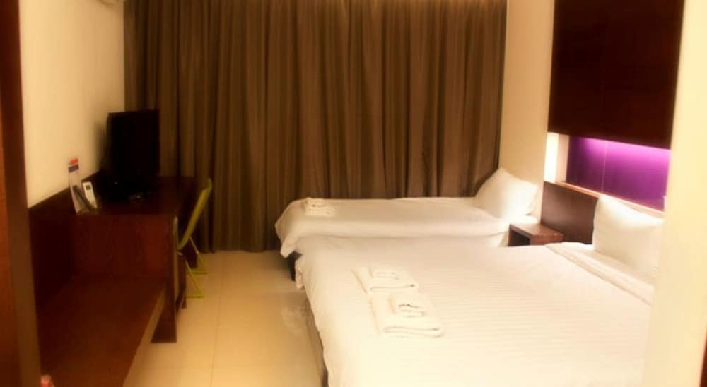 Collection O The Bangkok Airport Link Suite