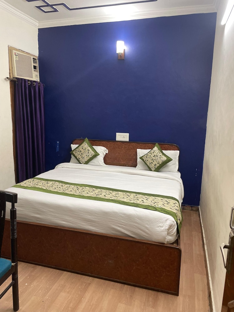 Hotel Qualia Suites at Delhi Airport