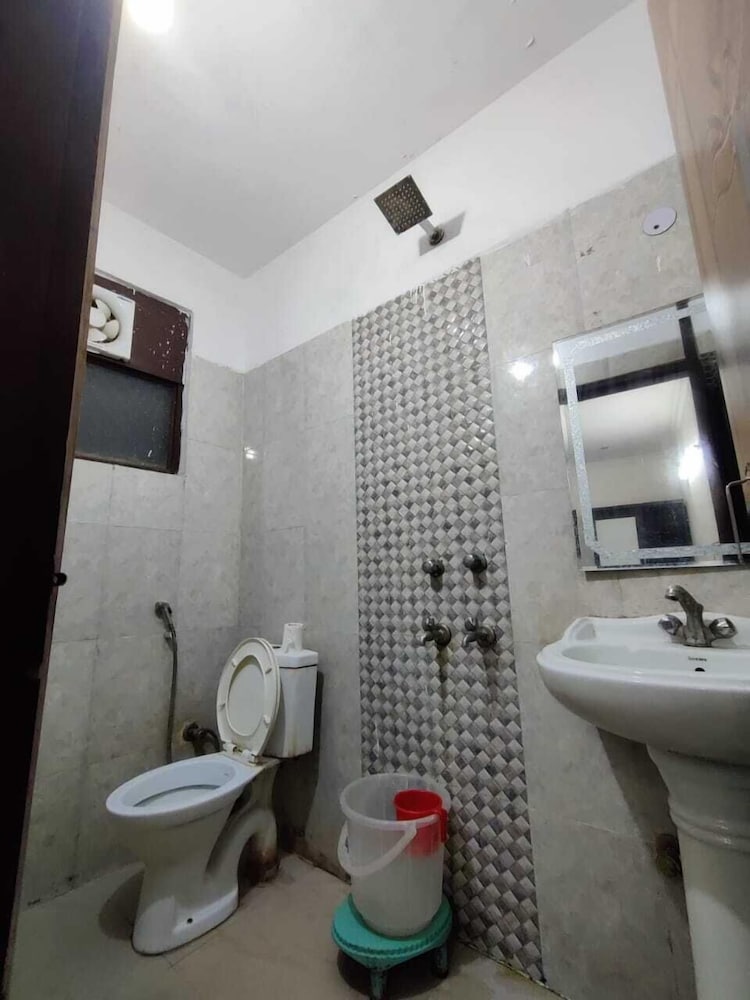 Hotel Qualia Suites at Delhi Airport