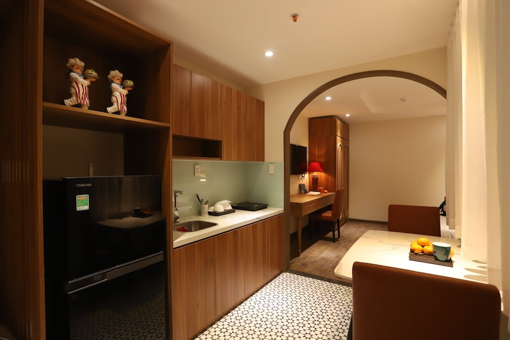 Lanura Apartments and Hotel
