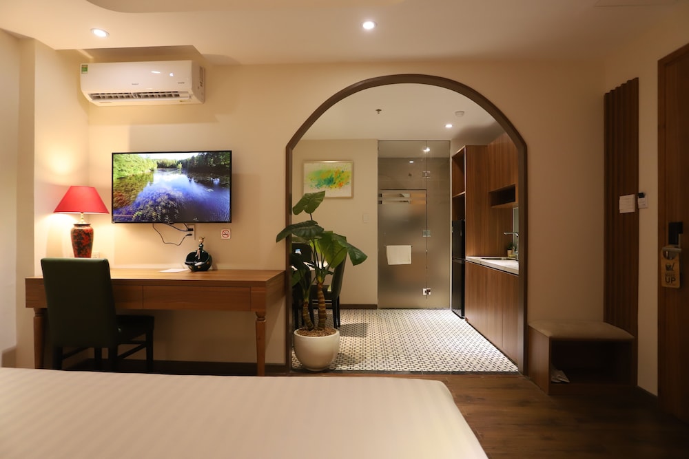 Lanura Apartments and Hotel