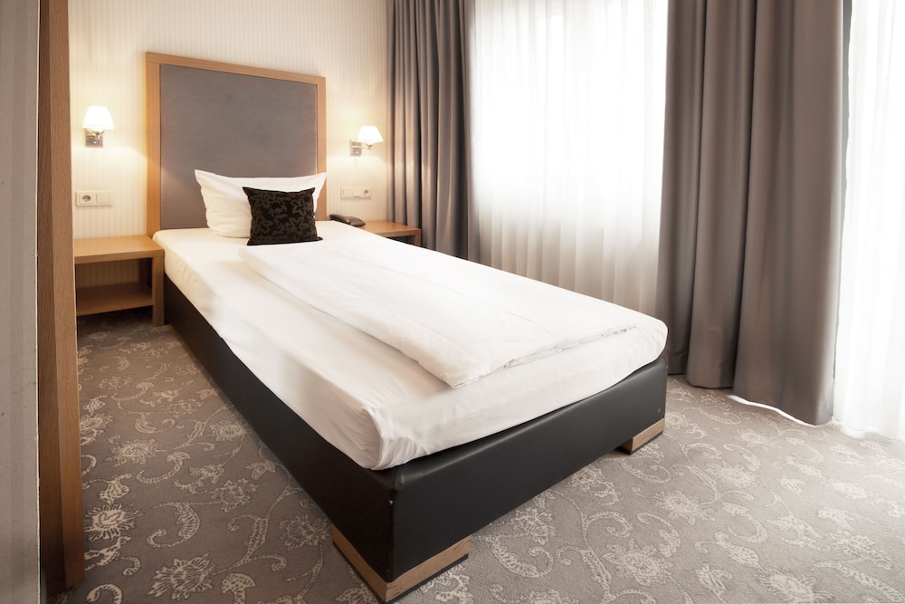 Townhouse Hotel
