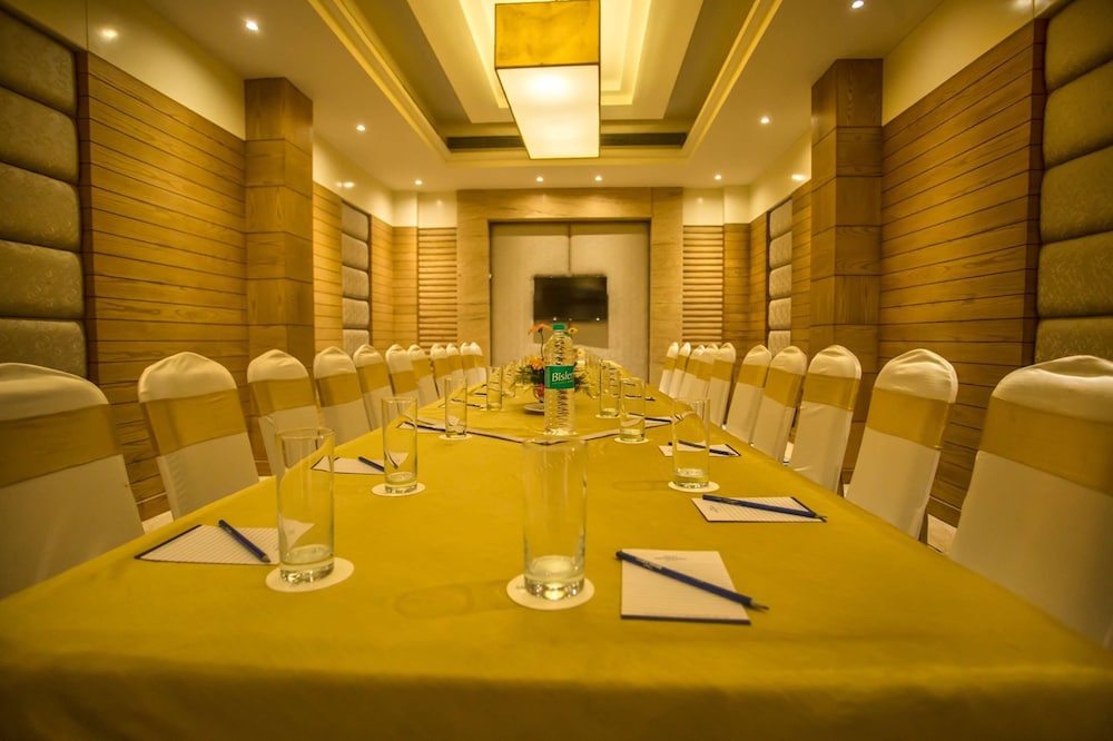 Sarovar Portico Jalandhar - A Sarovar Hotel