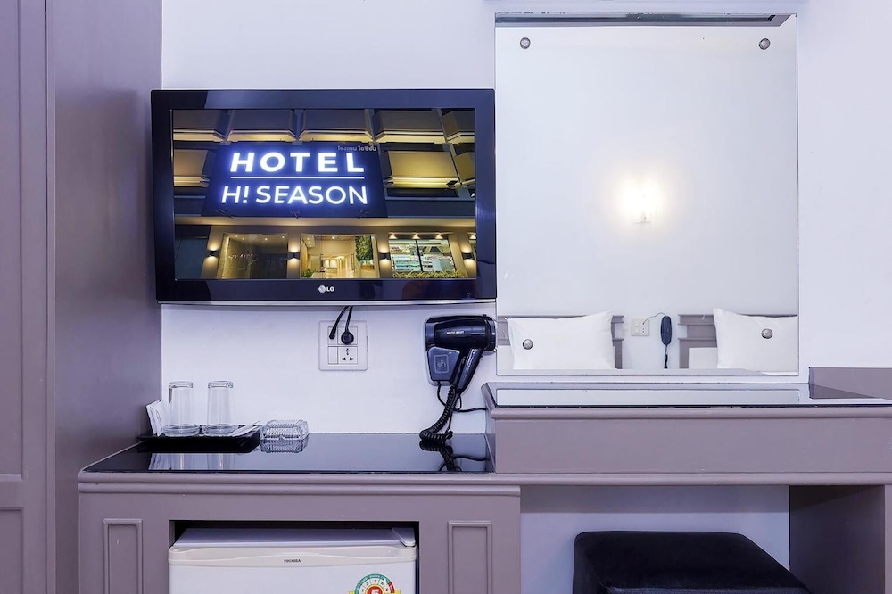 Hi Season Hotel