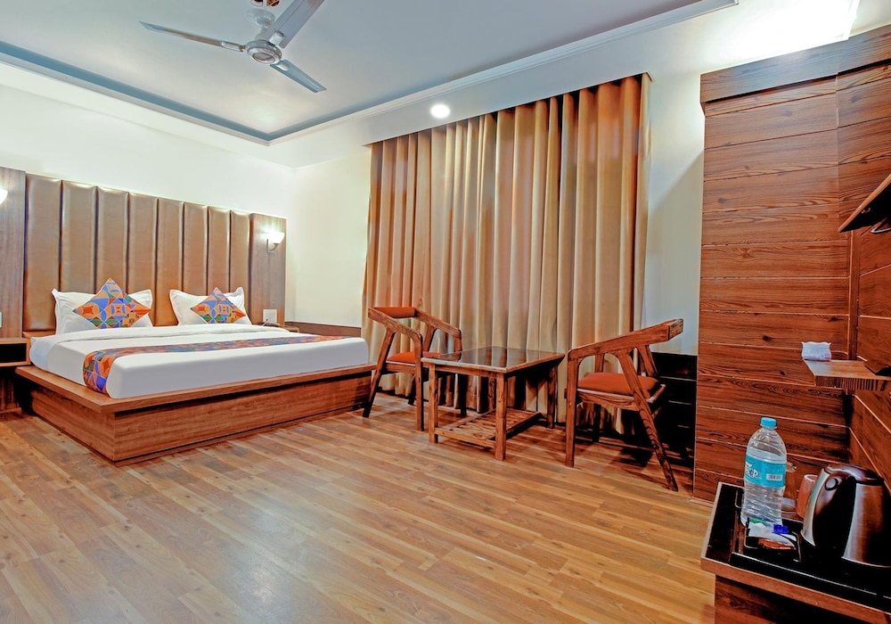 FabHotel Prime Royal Park