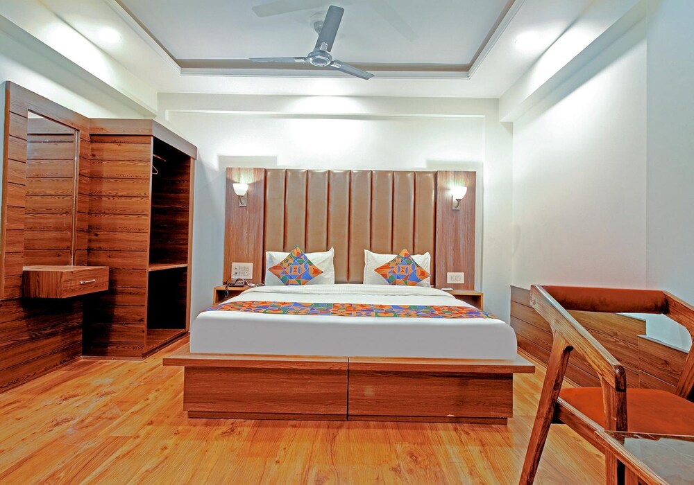 FabHotel Prime Royal Park