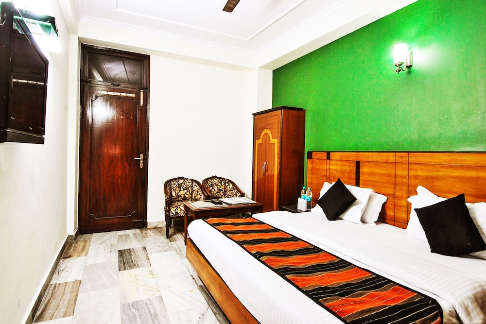 Hotel O Paharganj Near Railway Station formerly Chand Palace