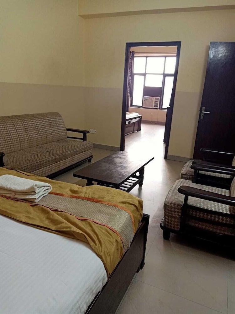 City Stay Hotel 22