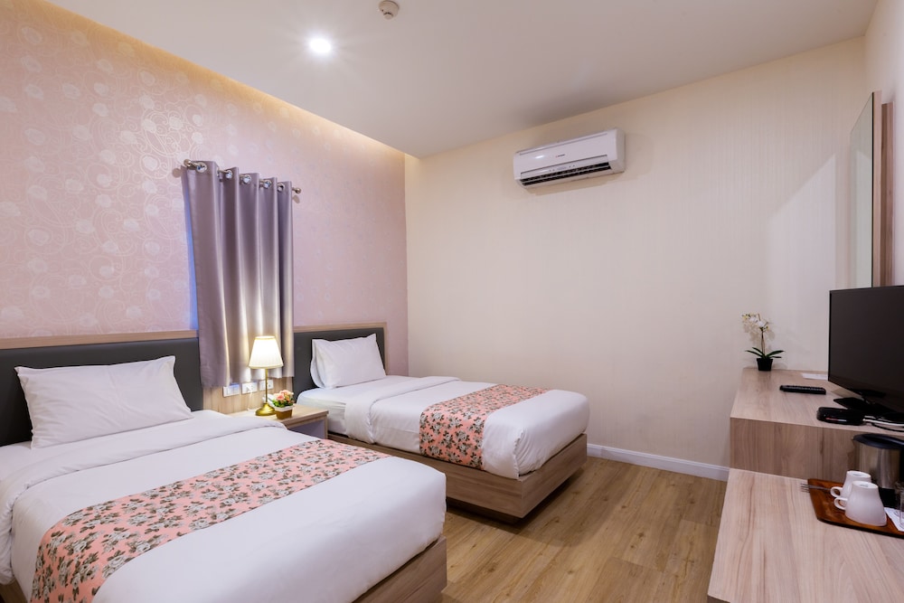 Leela Orchid Hotel