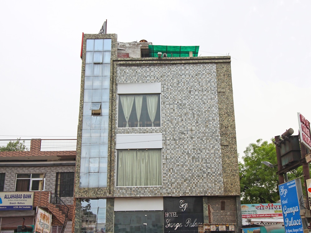Hotel Ganga Palace