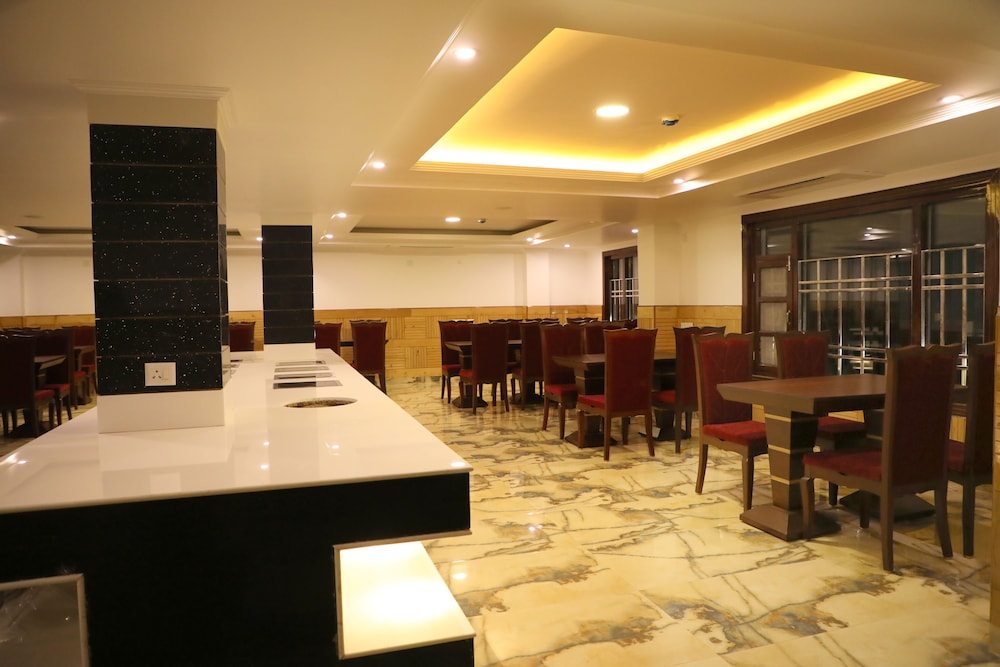 The Grand White By Parfait Shimla