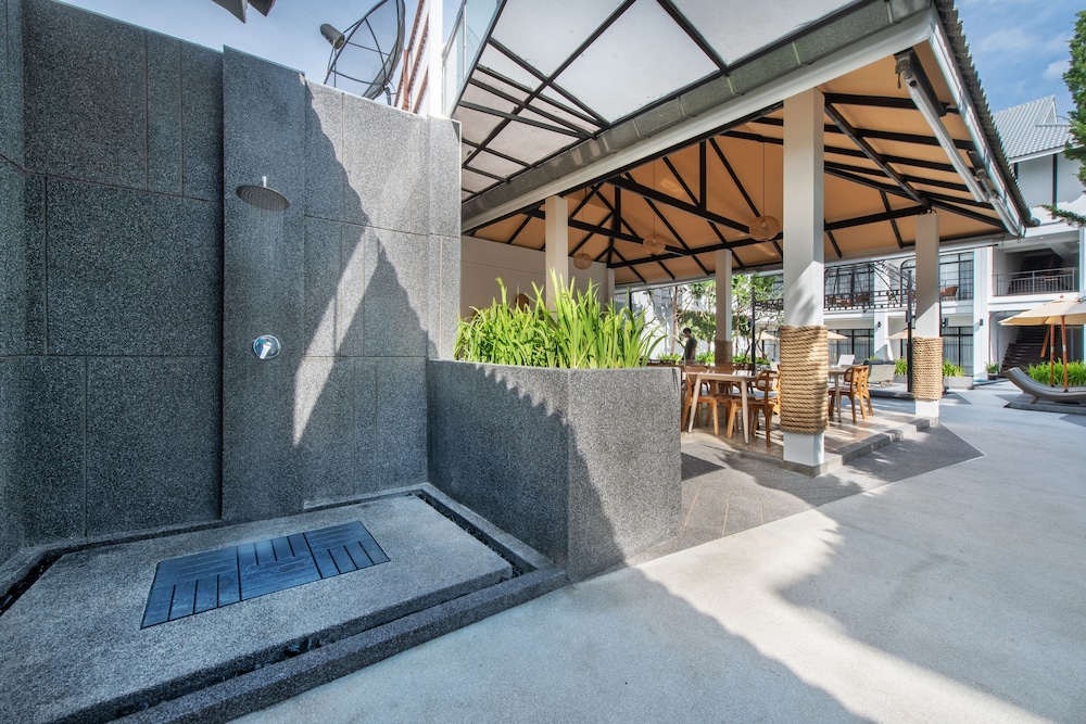 Ai Pai Hotel