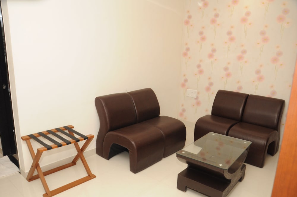 Daksh The Madhuvan Suites Dwarka