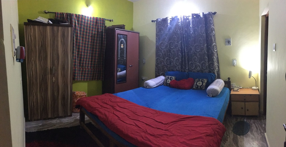 Service Apartment Sairam towers