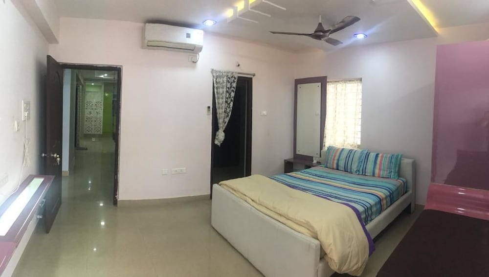 Service Apartment Sairam towers