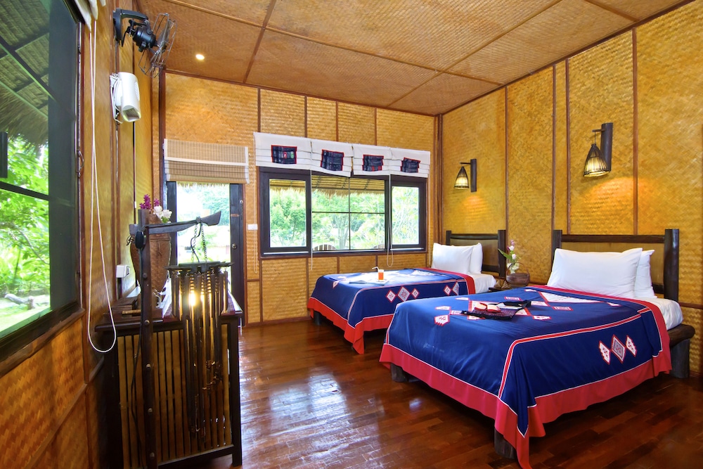 Hmong Hilltribe Lodge